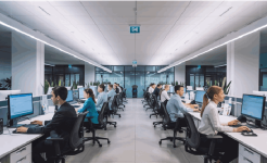 5 Practical Tips to Scale Service Quality in Your Contact Center with AI